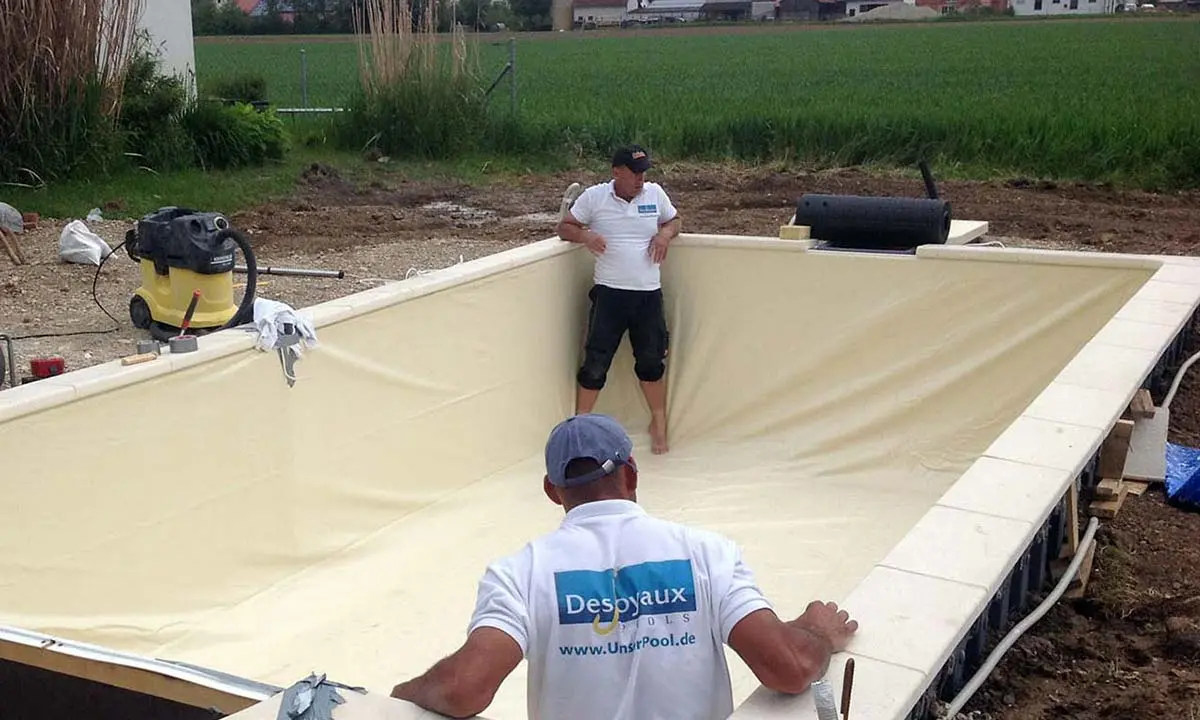 Einpassen Liner Pool bauen Heidelberg